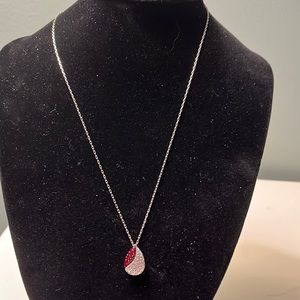 N46. Red and white rhinestone necklace.